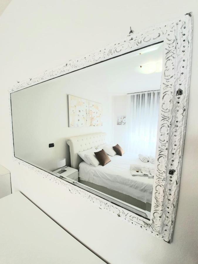 Appartamento Diamantina Desenzano del Garda Luaran gambar