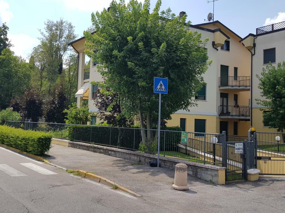 Appartamento Diamantina Desenzano del Garda Luaran gambar